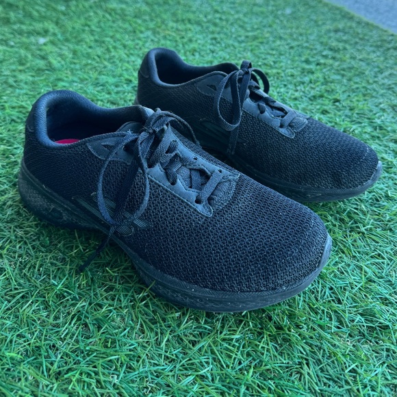 Skechers 5 - Picture 1 of 3